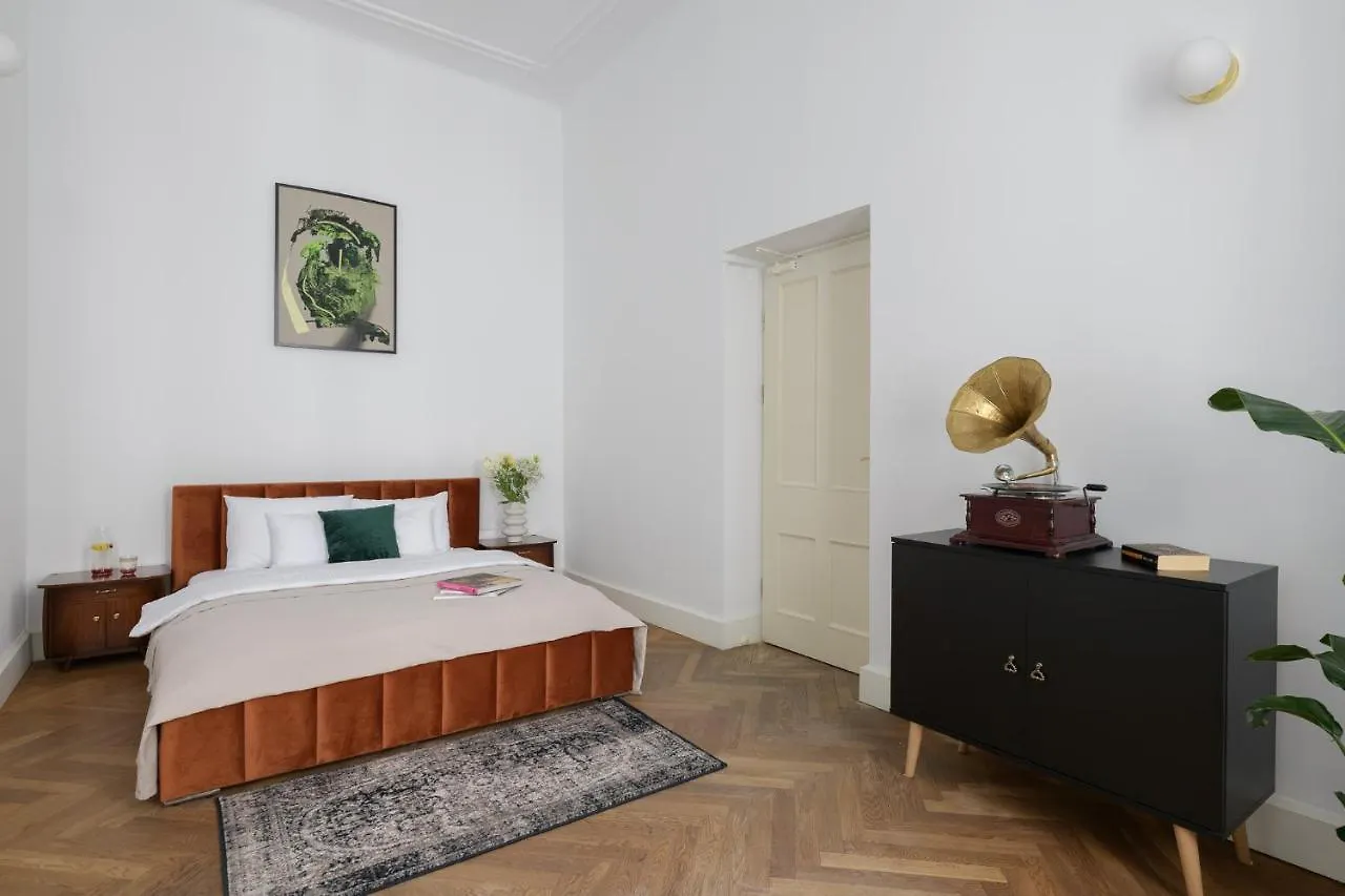 oompH Koszyki Luxurious Apartments Warszawa 0*,